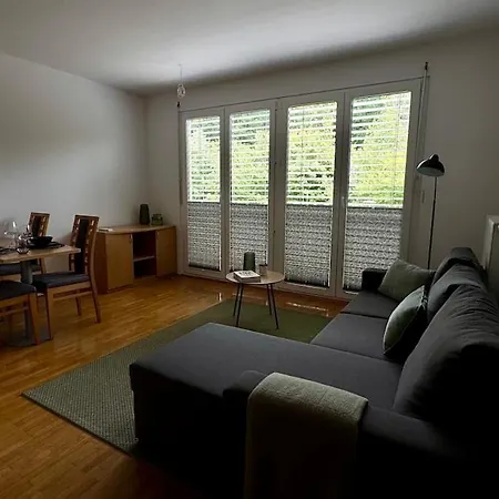 Quiet Near Centre & Zoo Apartment *